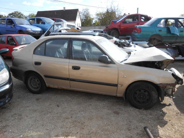 bontott HYUNDAI ACCENT Bal első Ablakemelő Kapcsoló