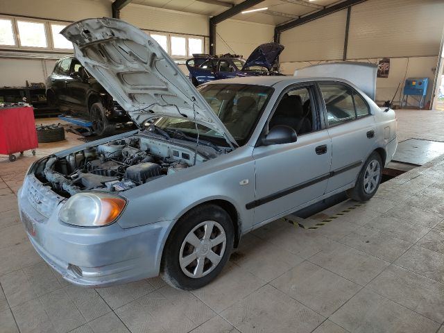 bontott HYUNDAI ACCENT Bal első Belső Küszöb Burkolat