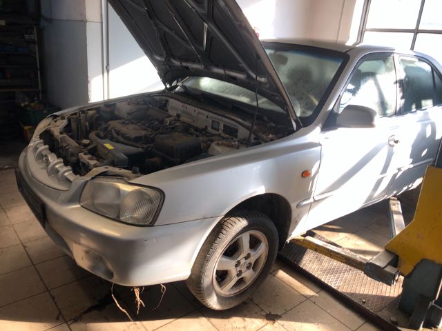 bontott HYUNDAI ACCENT Bal hátsó Ajtó (Üres lemez)