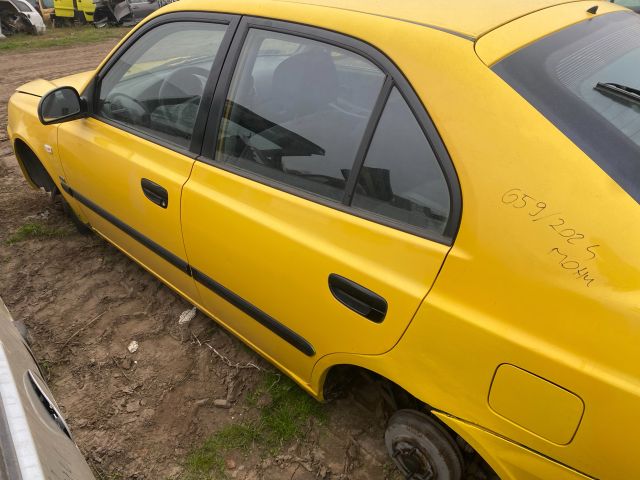 bontott HYUNDAI ACCENT Bal hátsó Ajtó (Üres lemez)