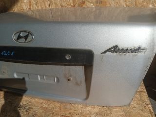 bontott HYUNDAI ACCENT Csomagtérajtó (Részeivel)