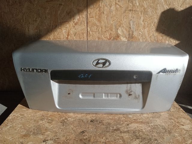 bontott HYUNDAI ACCENT Csomagtérajtó (Részeivel)