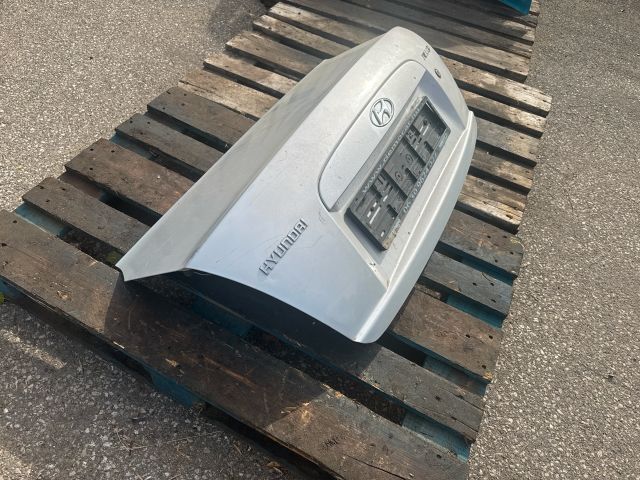 bontott HYUNDAI ACCENT Csomagtérajtó (Részeivel)