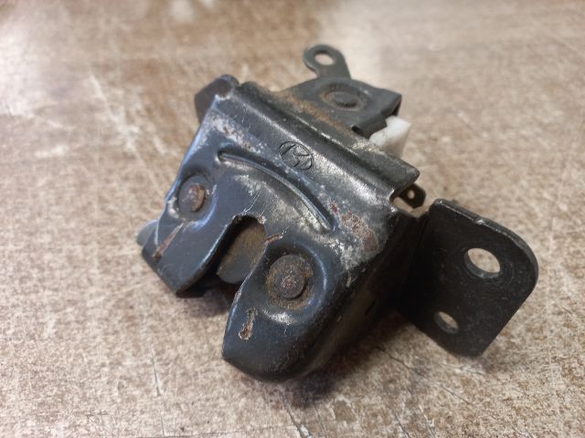 bontott HYUNDAI ACCENT Csomagtérajtó Zárszerkezet