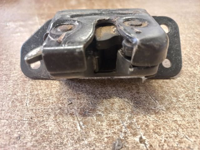 bontott HYUNDAI ACCENT Csomagtérajtó Zárszerkezet