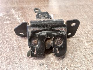 bontott HYUNDAI ACCENT Csomagtérajtó Zárszerkezet