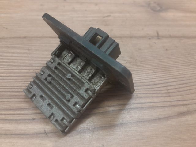 bontott HYUNDAI ACCENT Előtét Ellenállás Fűtőmotor