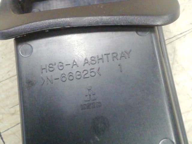 bontott HYUNDAI ACCENT Első Hamutartó