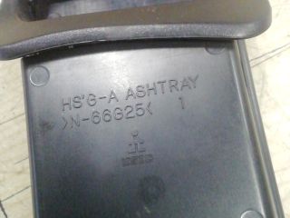 bontott HYUNDAI ACCENT Első Hamutartó