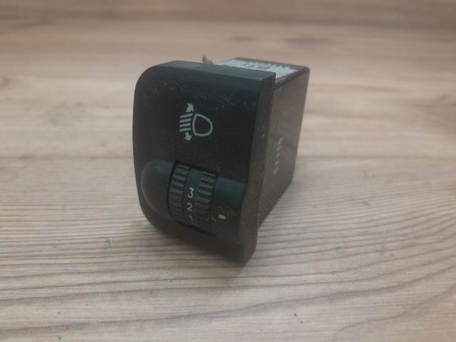 bontott HYUNDAI ACCENT Fényszórómagasság Állító Kapcsoló