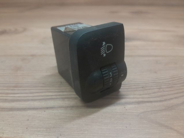 bontott HYUNDAI ACCENT Fényszórómagasság Állító Kapcsoló