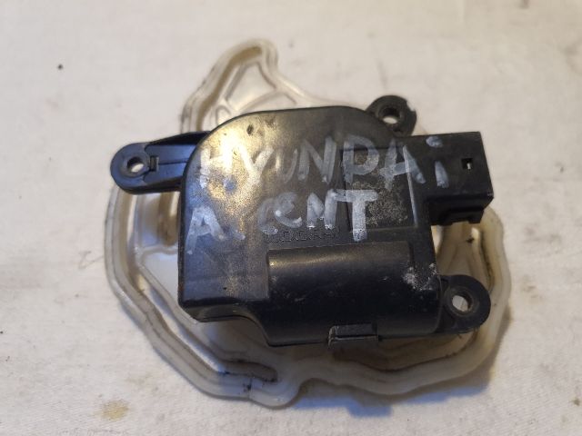 bontott HYUNDAI ACCENT Fűtés Állító Motor