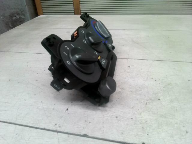 bontott HYUNDAI ACCENT Fűtéskapcsoló