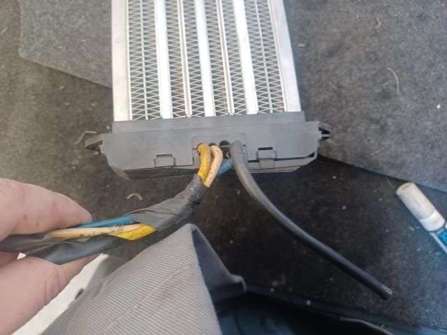 bontott HYUNDAI ACCENT Fűtőradiátor (Elektromos)