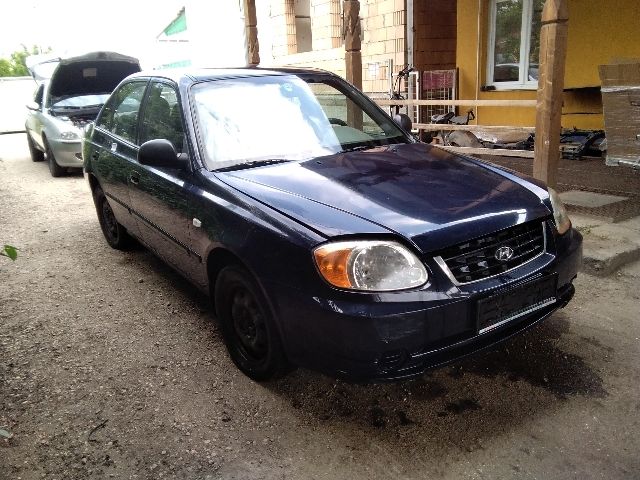 bontott HYUNDAI ACCENT Hátsó Szélvédő