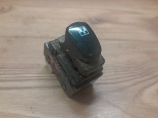 bontott HYUNDAI ACCENT Jobb első Ablakemelő Kapcsoló