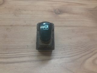 bontott HYUNDAI ACCENT Jobb első Ablakemelő Kapcsoló