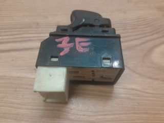 bontott HYUNDAI ACCENT Jobb első Ablakemelő Kapcsoló