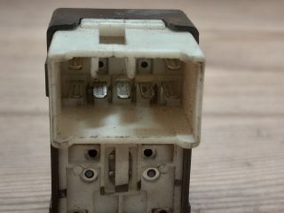 bontott HYUNDAI ACCENT Jobb első Ablakemelő Kapcsoló