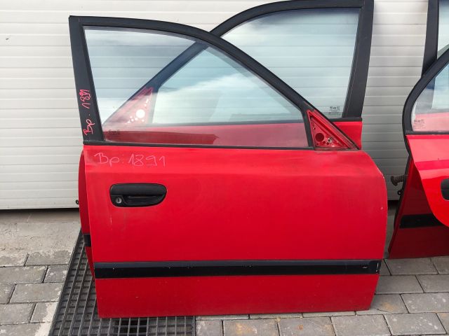 bontott HYUNDAI ACCENT Jobb első Ajtó (Üres lemez)