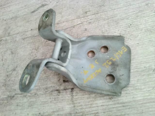 bontott HYUNDAI ACCENT Jobb első Felső Zsanér