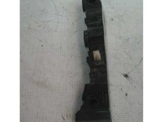 bontott HYUNDAI ACCENT Jobb első Lökhárító Tartó (Műanyag)