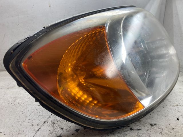 bontott HYUNDAI ACCENT Jobb Fényszóró