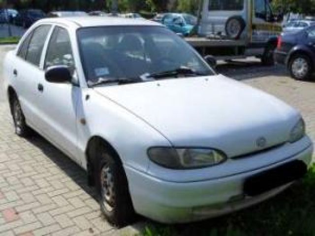 bontott HYUNDAI ACCENT Jobb Fényszóró