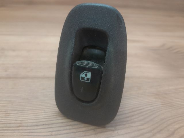 bontott HYUNDAI ACCENT Jobb hátsó Ablakemelő Kapcsoló