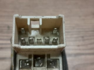 bontott HYUNDAI ACCENT Jobb hátsó Ablakemelő Kapcsoló