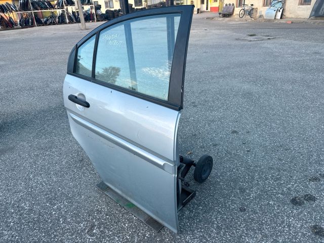 bontott HYUNDAI ACCENT Jobb hátsó Ajtó (Részeivel)