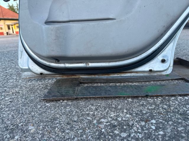 bontott HYUNDAI ACCENT Jobb hátsó Ajtó (Részeivel)