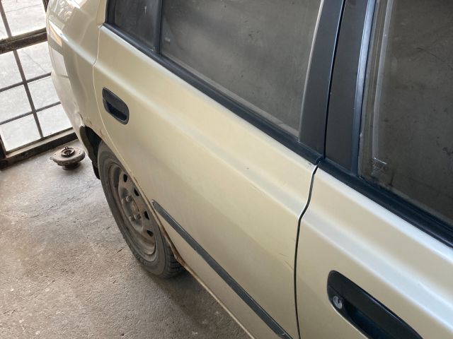 bontott HYUNDAI ACCENT Jobb hátsó Belső Küszöb Burkolat