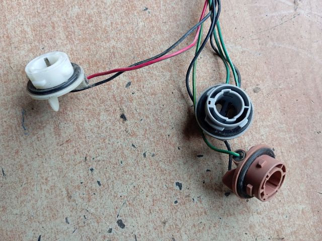 bontott HYUNDAI ACCENT Jobb Hátsó Lámpa Foglalat