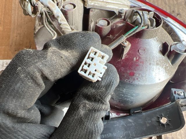 bontott HYUNDAI ACCENT Jobb Hátsó Lámpa