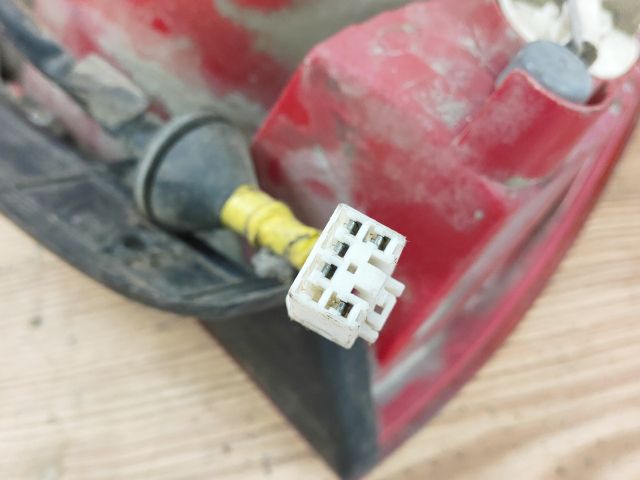 bontott HYUNDAI ACCENT Jobb Hátsó Lámpa