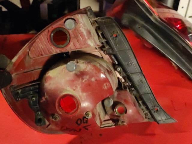 bontott HYUNDAI ACCENT Jobb Hátsó Lámpa