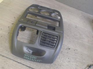 bontott HYUNDAI ACCENT Középkonzol Keret