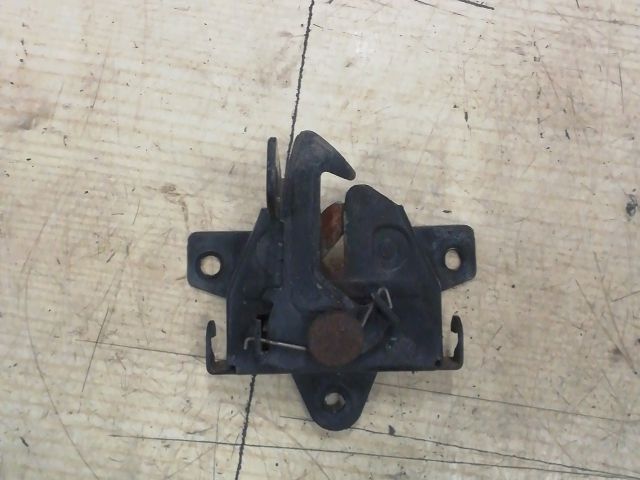 bontott HYUNDAI ACCENT Motorháztető Biztonsági Kampó