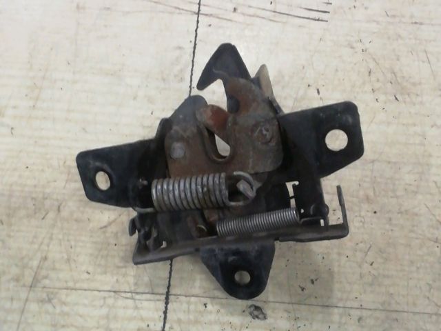 bontott HYUNDAI ACCENT Motorháztető Biztonsági Kampó