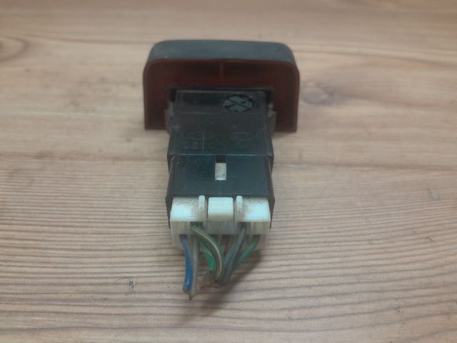 bontott HYUNDAI ACCENT Vészvillogó Kapcsoló