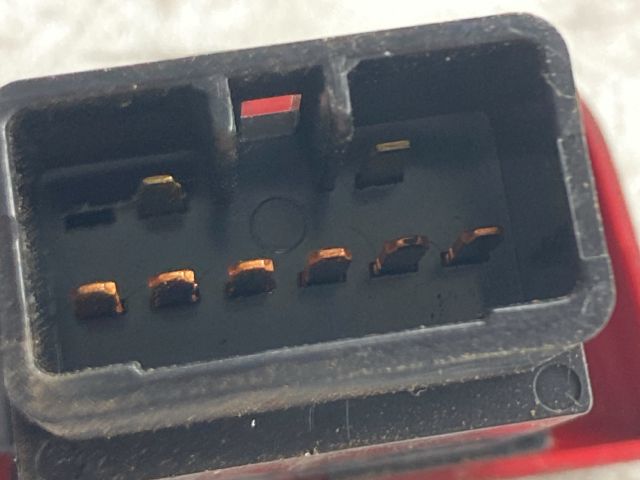 bontott HYUNDAI ACCENT Vészvillogó Kapcsoló