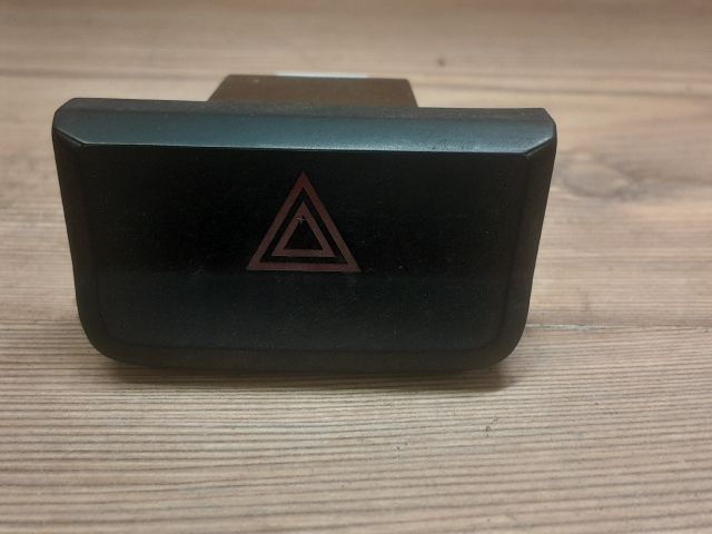 bontott HYUNDAI ACCENT Vészvillogó Kapcsoló