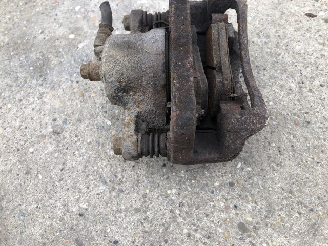 bontott HYUNDAI ATOS Jobb első Féknyereg Munkahengerrel