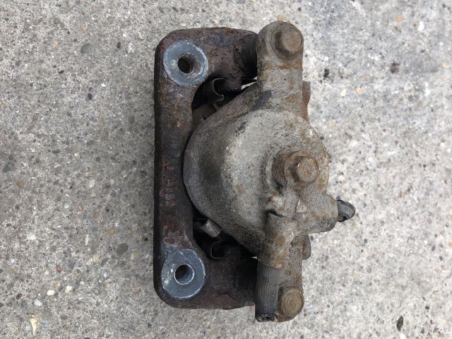 bontott HYUNDAI ATOS Jobb első Féknyereg Munkahengerrel