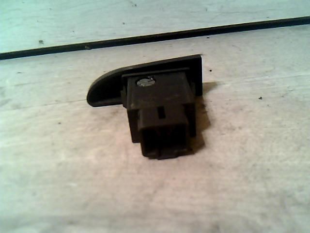 bontott HYUNDAI ATOS Hátsó Ködzárófény Kapcsoló