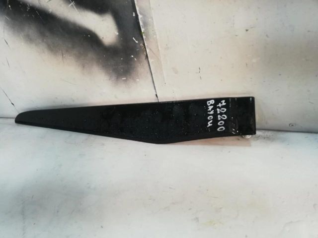 bontott HYUNDAI BAYON Jobb hátsó Ajtó Díszléc