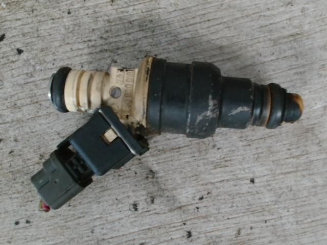 bontott HYUNDAI COUPE Porlasztó (1 db)