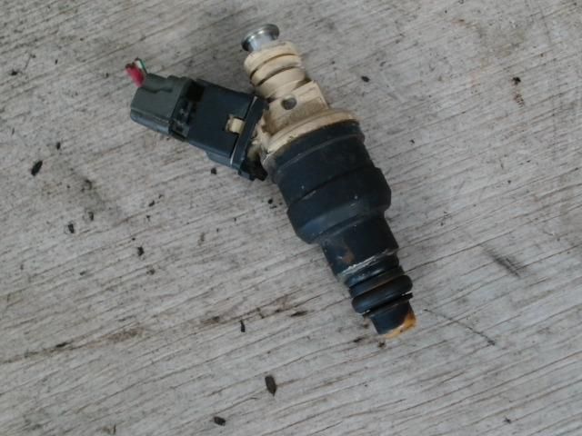 bontott HYUNDAI COUPE Porlasztó (1 db)