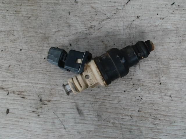 bontott HYUNDAI COUPE Porlasztó (1 db)